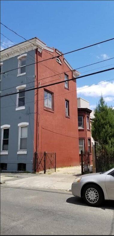 Building Photo - 2029 N Howard St