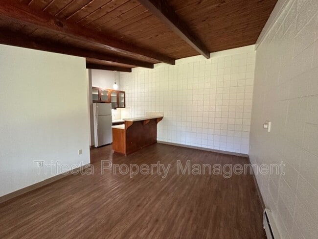 Building Photo - 608A Parker Street