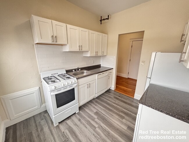 Foto del edificio - 1687 Commonwealth Ave