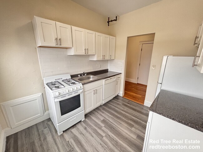 Building Photo - 1687 Commonwealth Ave