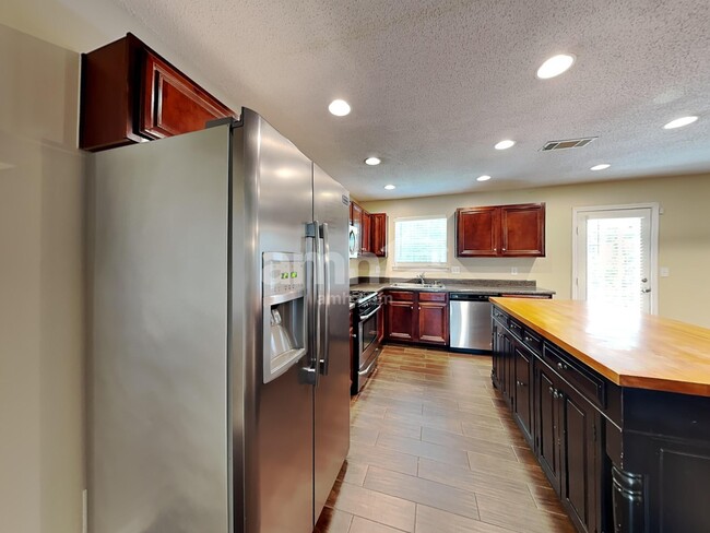 Building Photo - 4909 Lilly Stem Dr