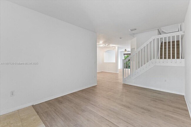 Foto del edificio - 12482 SW 122nd St