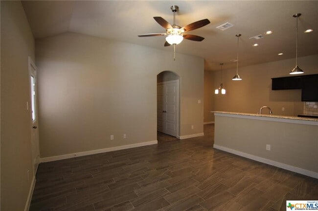 Building Photo - 1155 Creekside Orchard
