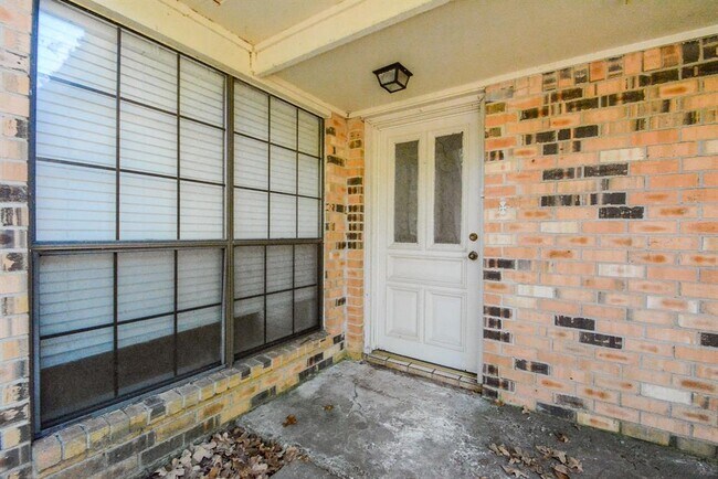 Foto del edificio - 230 Wedgewood Ct