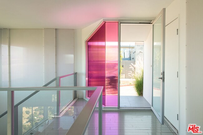 Foto del edificio - 8307 Rugby Pl