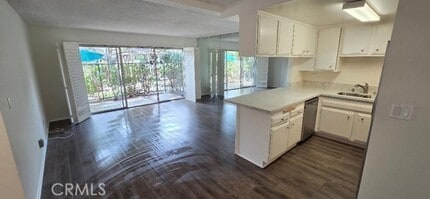 Building Photo - 3050 S Bristol St