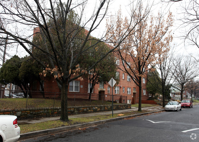 Foto del edificio - 343-351 Raleigh St SE