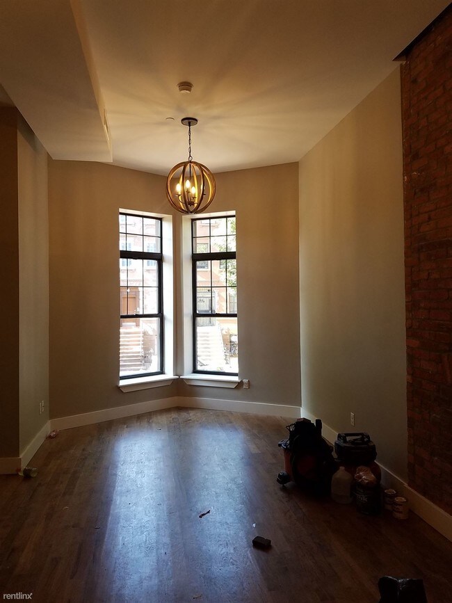 Foto del edificio - 906 Greene Ave