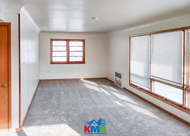 Building Photo - 129 Southview Dr