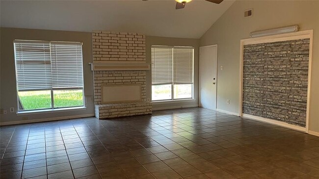 Building Photo - 4706 Silver Frost Dr