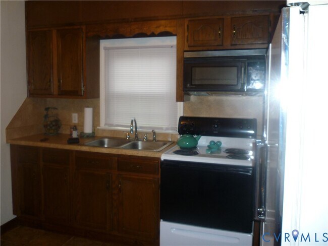 Foto del edificio - 1645 Manakin Rd