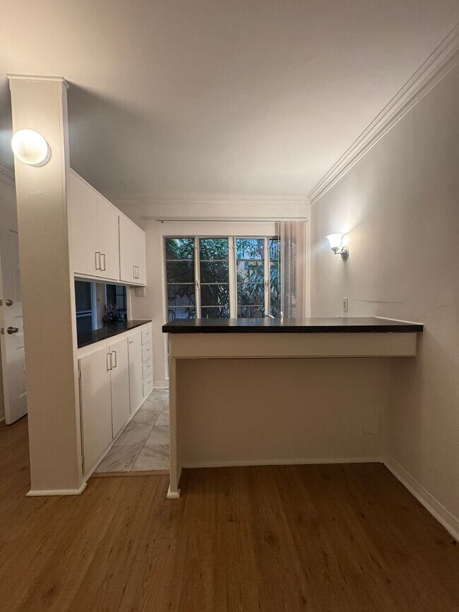 Foto del interior - 1260-1264 N Hayworth Ave