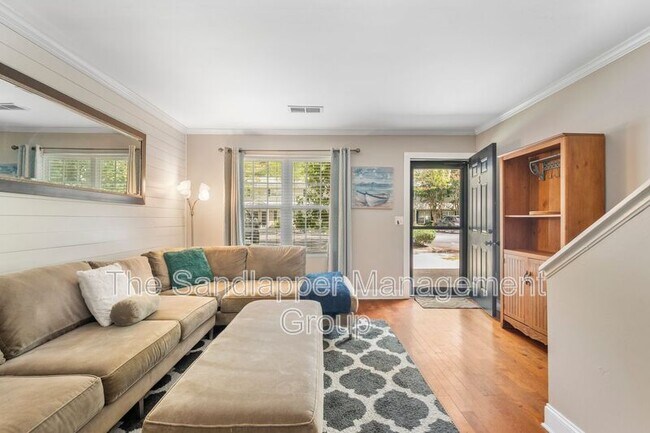 Building Photo - 507 Stinson Dr