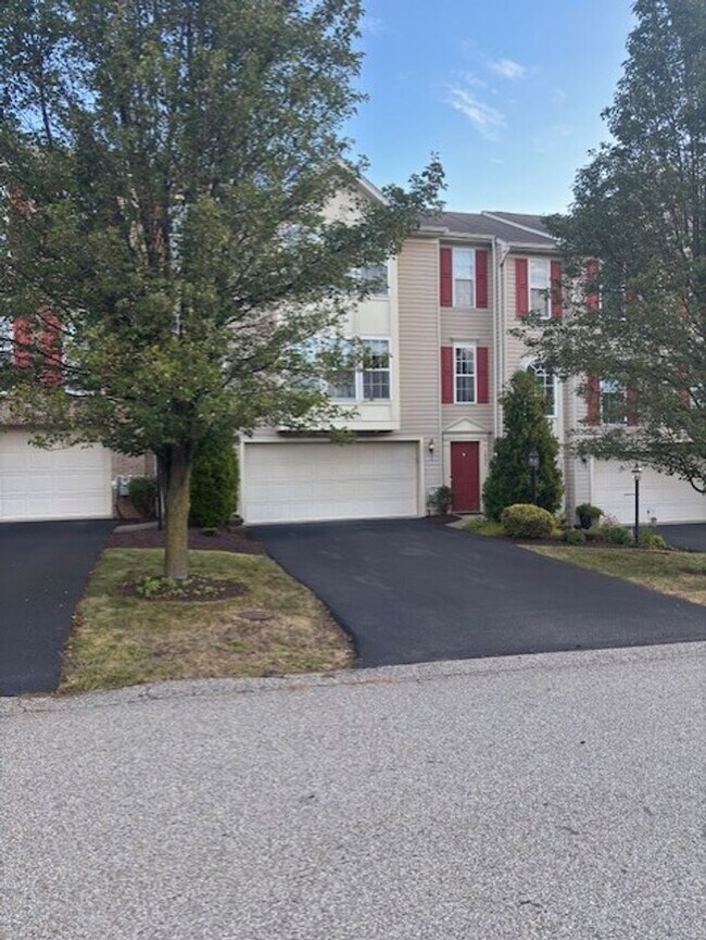 Foto del edificio - 3 Bedroom Townhouse