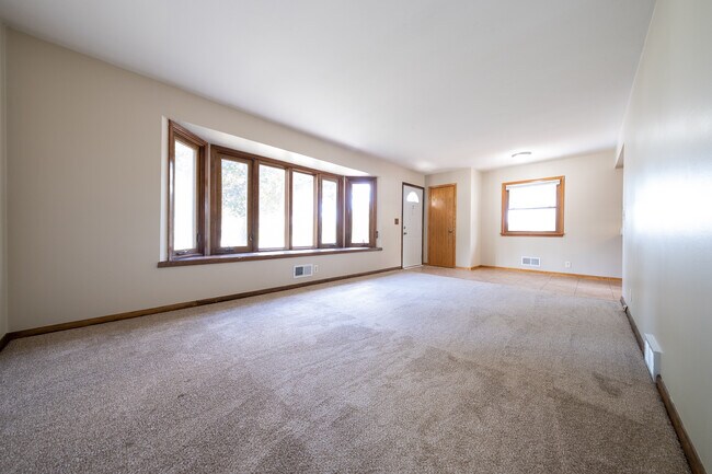 Building Photo - 3818 Baillif Pl