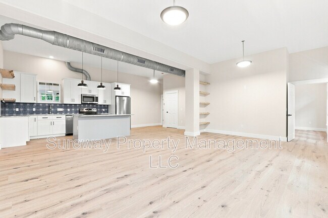 Foto del edificio - 5565 Pennell Rd