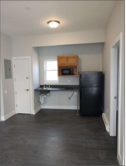 Interior Photo - 644 Barretto St
