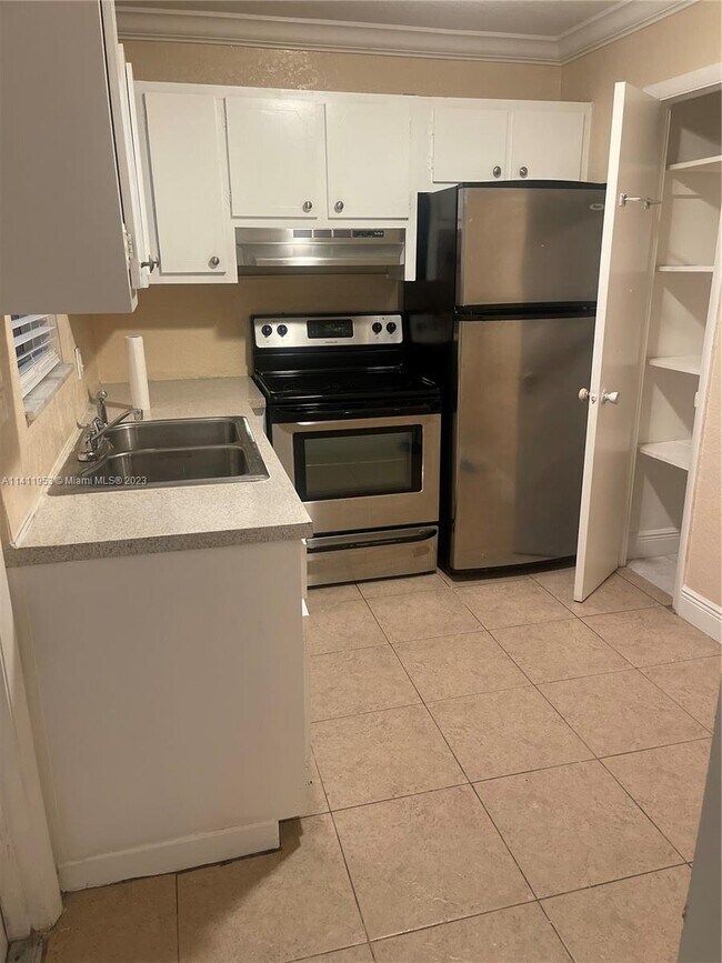 Foto del edificio - 1310 NW 43rd Ave