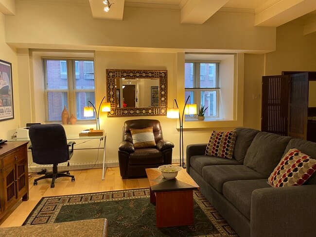 Living Room 2 - 442 Saint-Gabriel