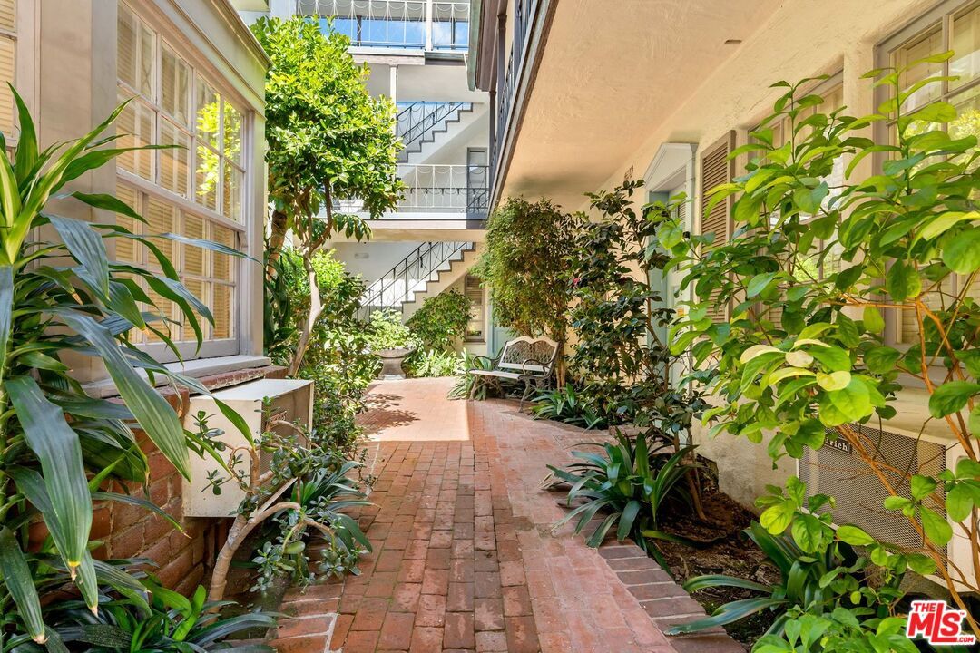 Foto principal - 1324 Westwood Blvd