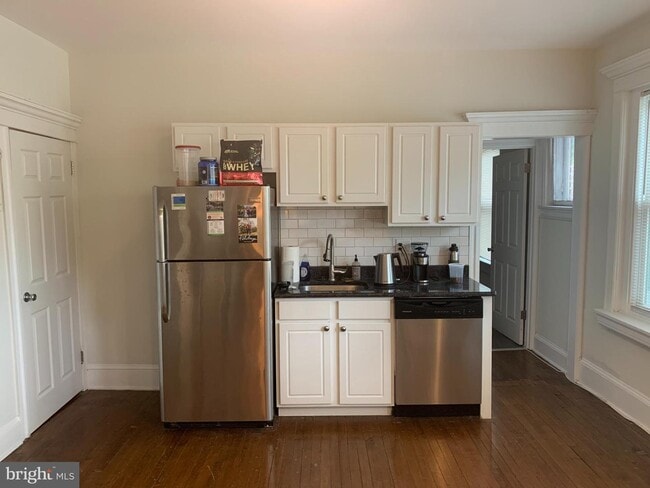 Building Photo - 1300 N Clayton St