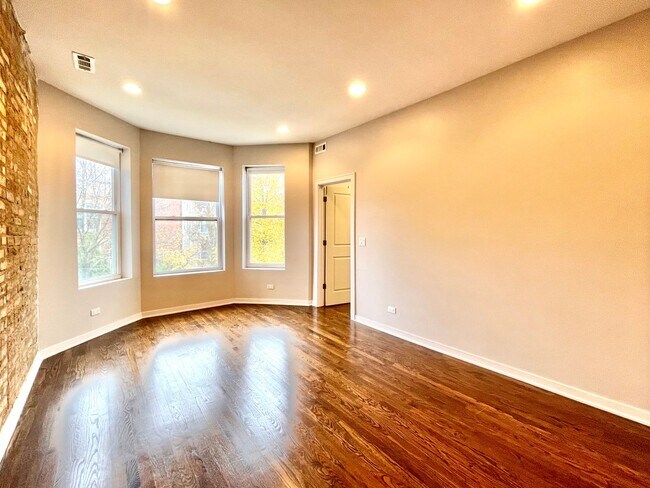 Foto del edificio - 3342 W Beach Ave