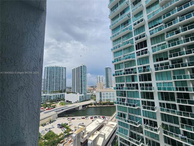 Foto del edificio - 31 SE 6th St