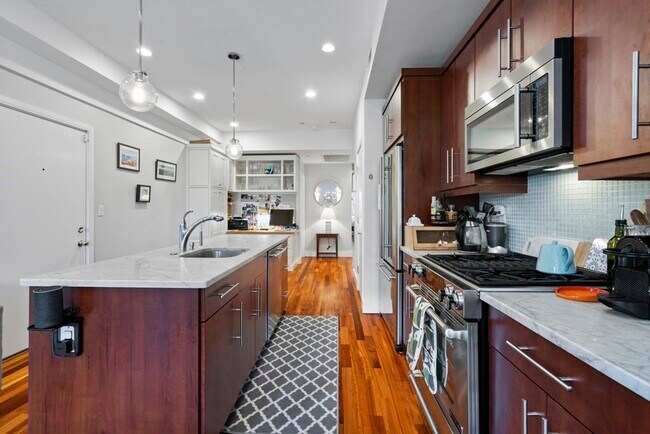 Building Photo - 655 Tremont St