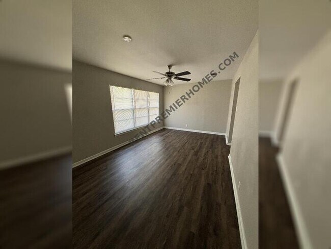 Foto del edificio - 1505 Carolyn St