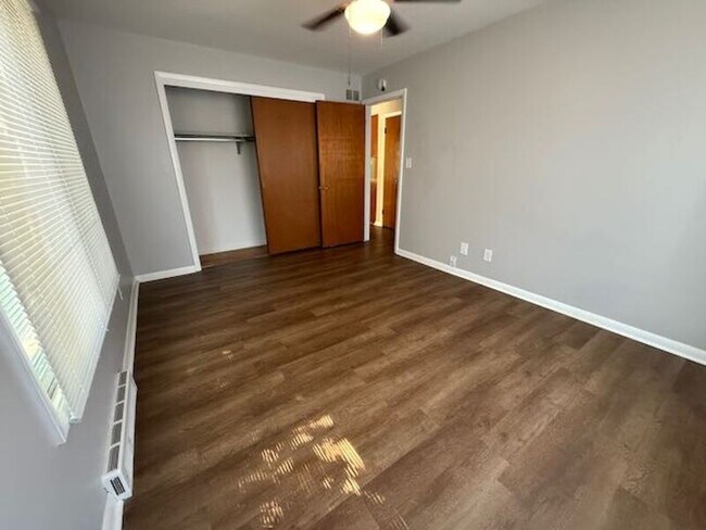 Foto del edificio - 911 N Sheridan Rd