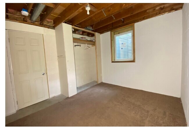 Building Photo - 20427 Mack Dr