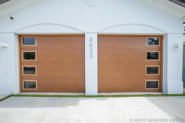 Foto del edificio - 8833 NW 178th St