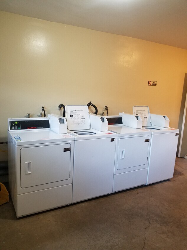 Laundry room - 254 Monterey Rd