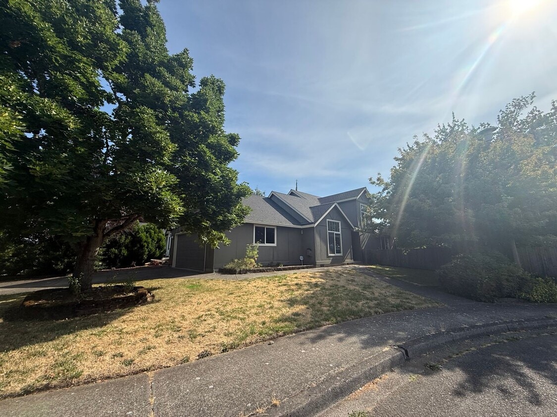 Building Photo - Charming 3 Bedroom, 2 Bathroom Home conveniently located in East Vancouver