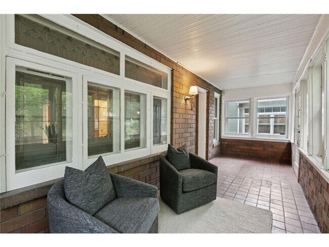 Foto del edificio - 2138 Marshall Ave