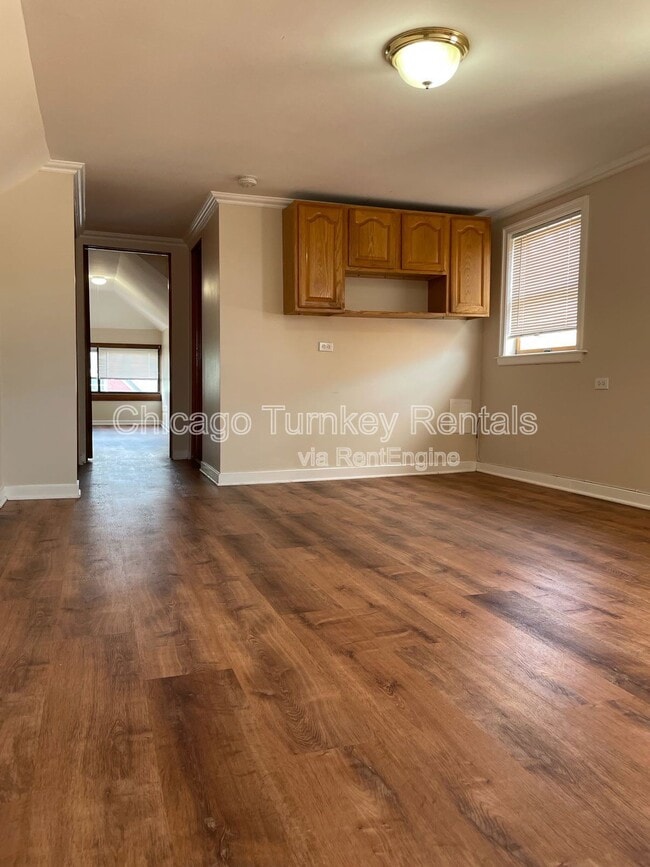 Building Photo - 1243 W 31st St