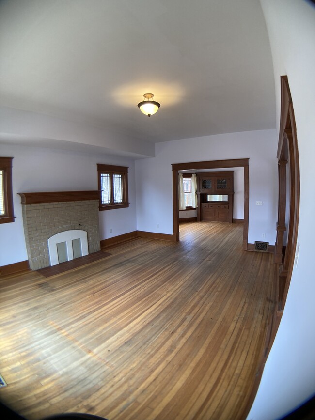 Living room - 1021 Cranford Pl