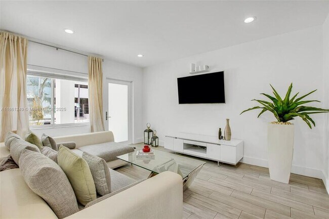 Foto del edificio - 3675 SW 26th St