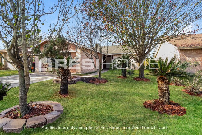 Foto del edificio - HOME FOR RENT!