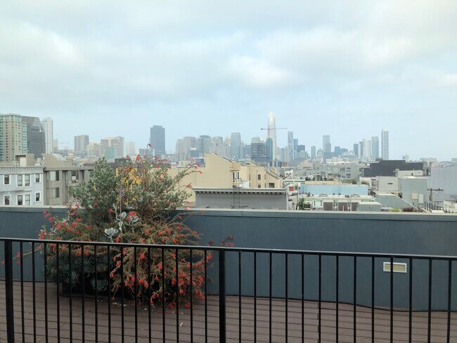 Building Photo - 252 9th St