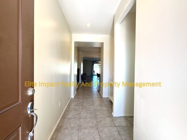 Building Photo - 7140 S Via Gaucho Viejo