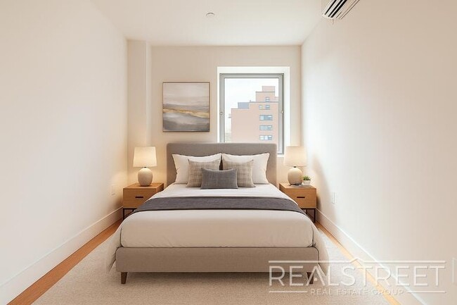 Building Photo - LUXURY 1 BED LOFT in Queens!