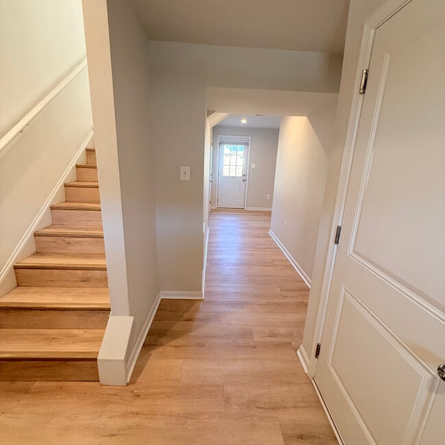 Building Photo - 28 Sebago Pl