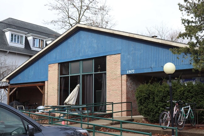 Building Photo - Truth House