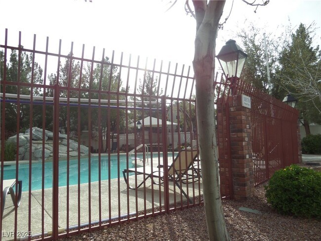 Foto del edificio - 10382 Cherry Brook St
