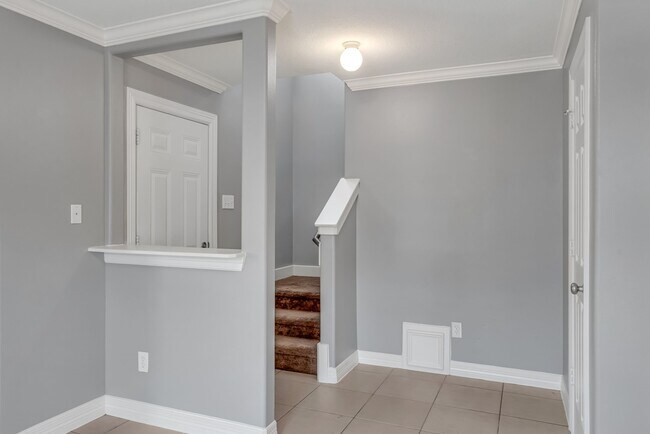 Building Photo - 1802 Eubanks St