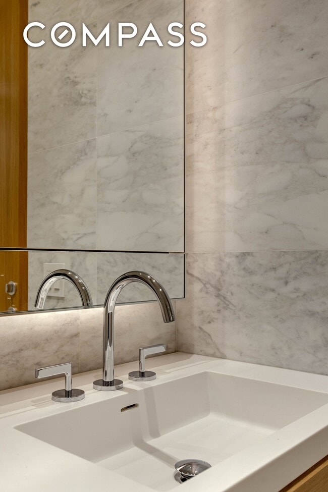 Foto del edificio - 565 Broome St