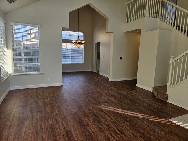 Building Photo - A Fantastic Clovis Home just minutes from ...