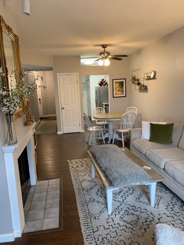 Foto principal - 7469 Spy Glass Ct