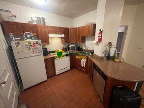 Building Photo - 62 Egmont St